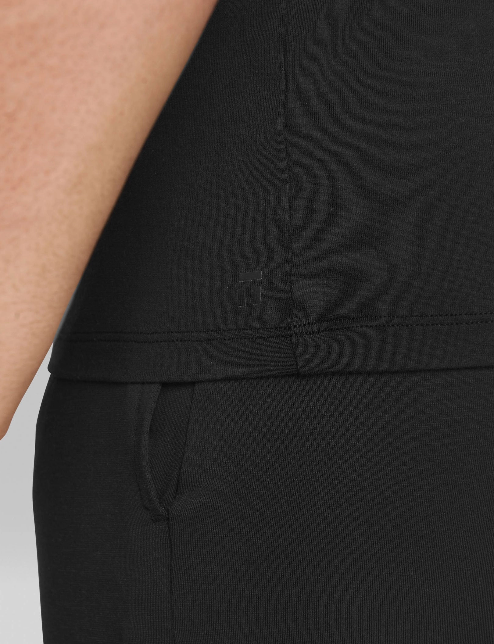 Second Skin Sleep Pocket Tee