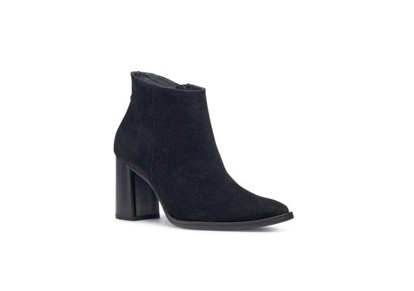Winn Boot Black Soft Suede